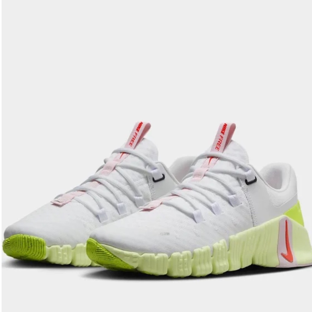 Tennis shoes/Nike